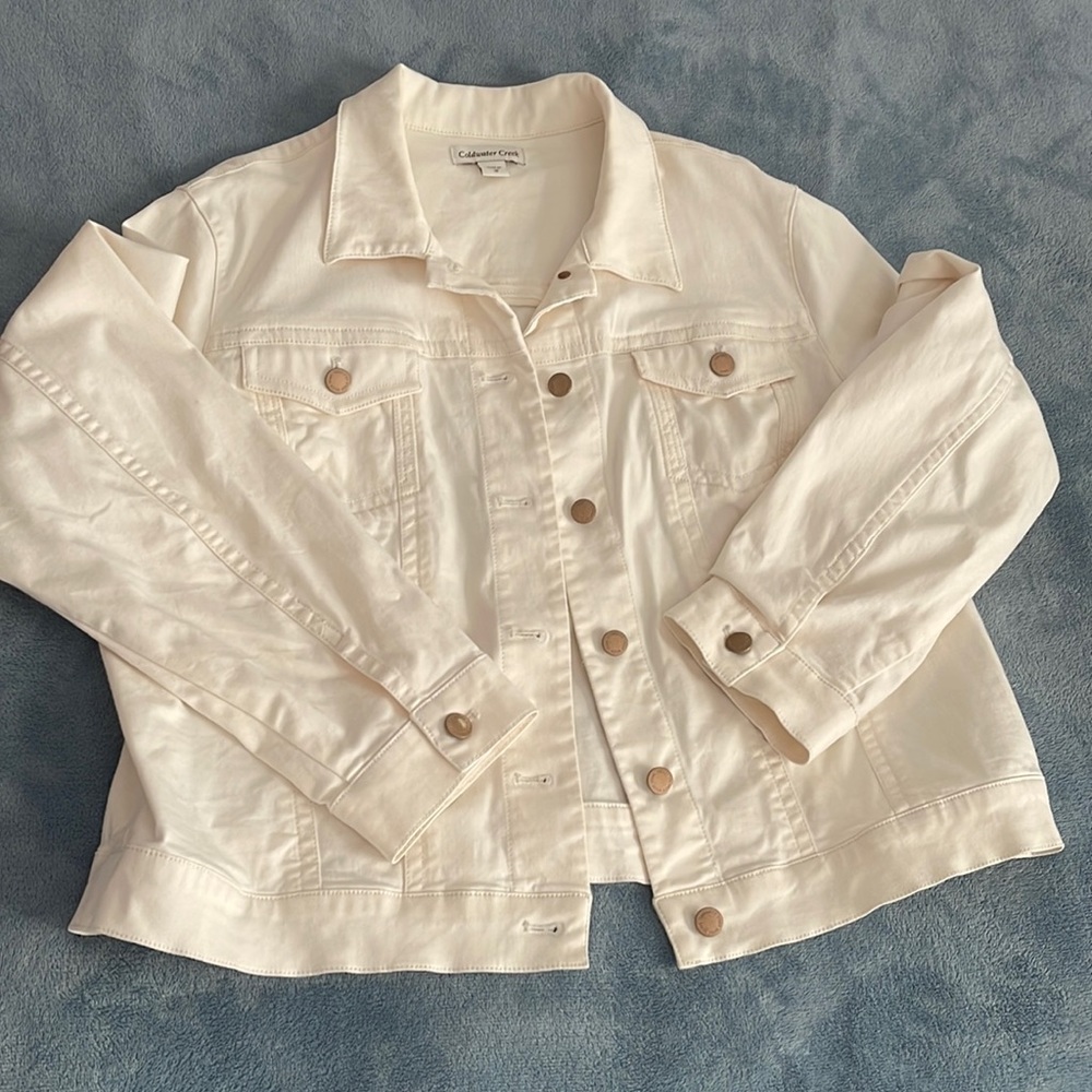 Cream Jean jacket. Size 18. Beautiful copper colored buttons.